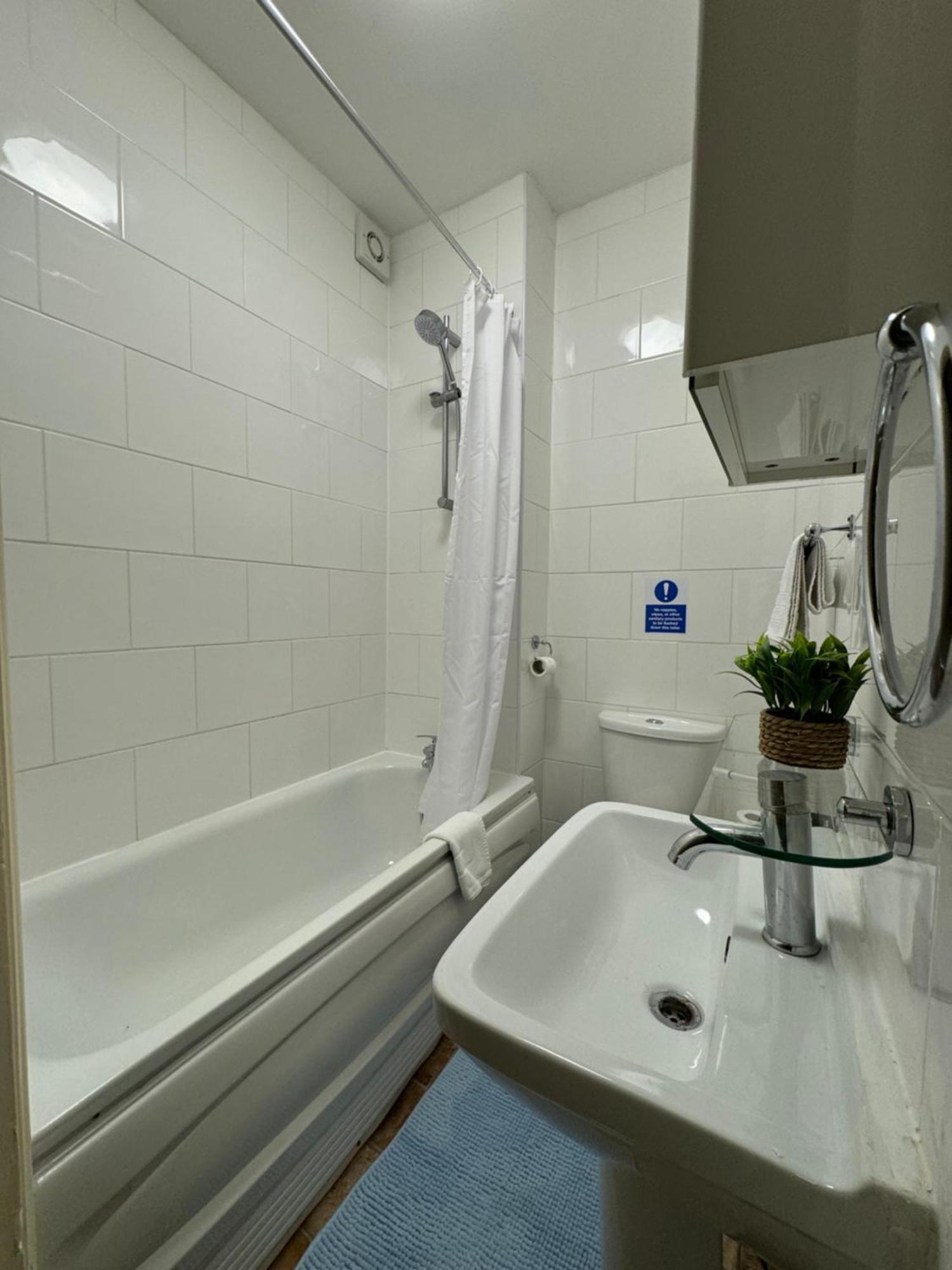 Lovely Flat In Camden Town Лондон Екстериор снимка